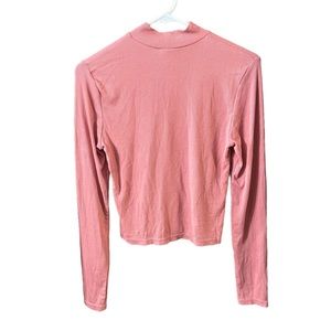 3/$30 🖤 H&M Ribbed Turtle Neck Top Size medium